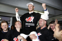 Champion Marco Wittmnn, BMW Team RMG celebrate with team