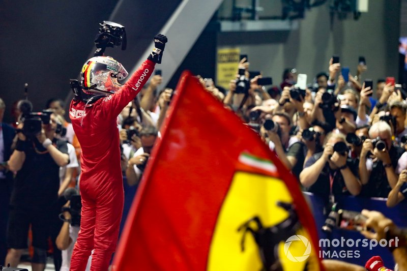 Победитель гонки Себастьян Феттель, Ferrari