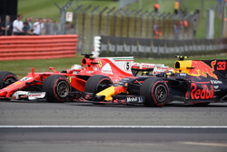 Sebastian Vettel, Ferrari SF70H e Max Verstappen, Red Bull Racing RB13
