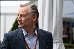 Sean Bratches, Formula 1 Ticari haklar direktörü