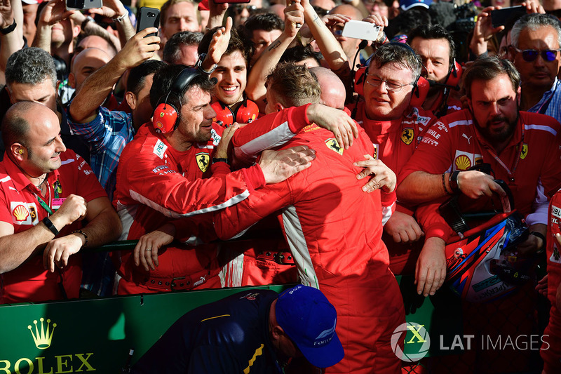 Yarış galibi Sebastian Vettel, Ferrari, parc ferme