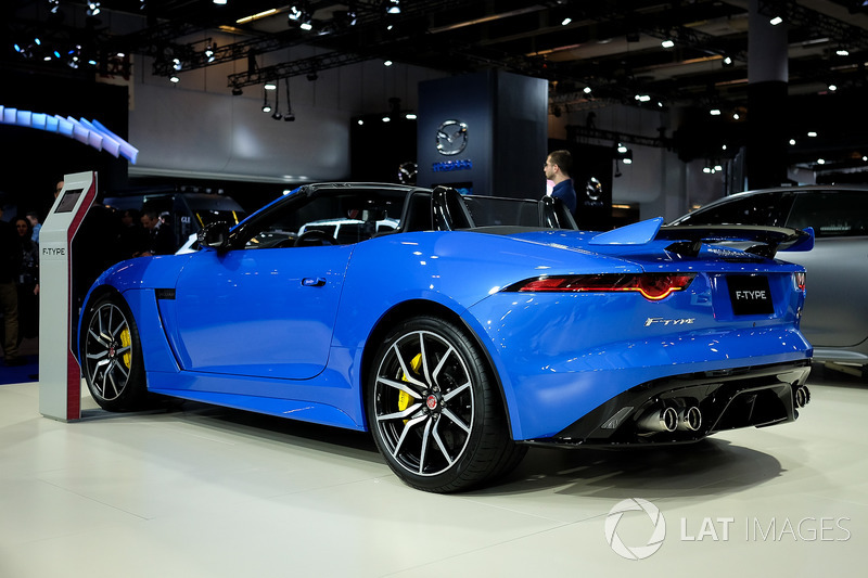 Jaguar F-Type SVR