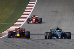 Valtteri Bottas, Mercedes AMG F1 W08, Daniel Ricciardo, Red Bull Racing RB13, Kimi Raikkonen, Ferrar