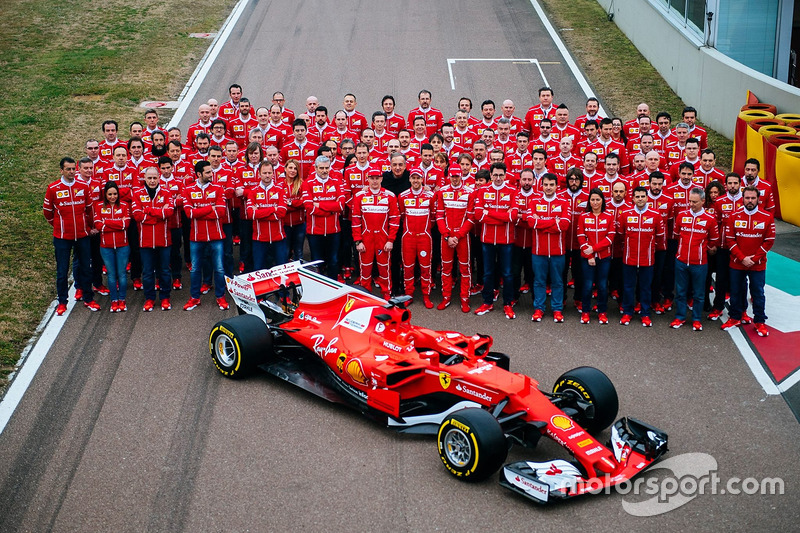Кімі Райкконен, Себастьян Феттель, Серджіо Маркіонне, Scuderia Ferrari Team, та новий болід Ferrari