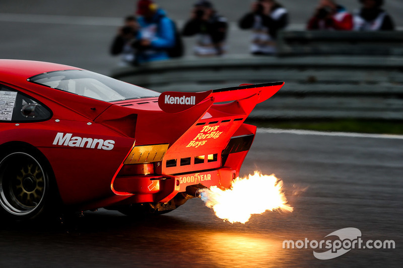 Porsche 937
