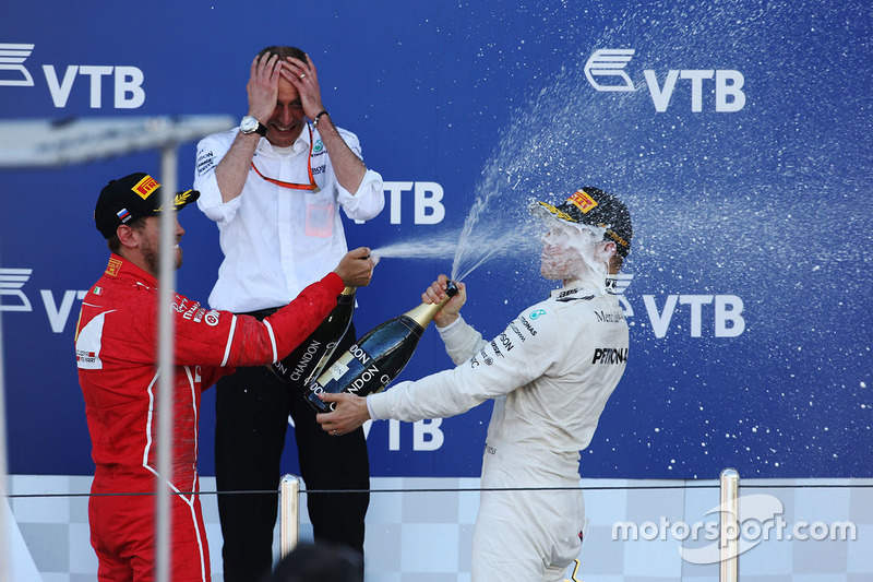 Друге місце - Себастьян Феттель, Ferrari, переможець Валттері Боттас, Mercedes AMG F1