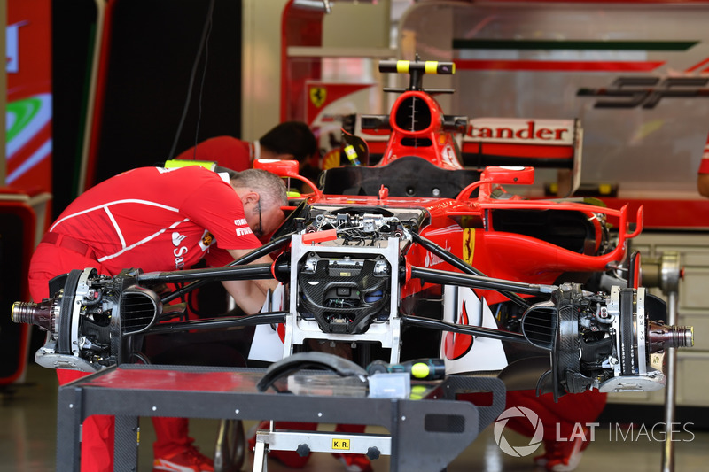 Ferrari SF70H ön süspansiyon