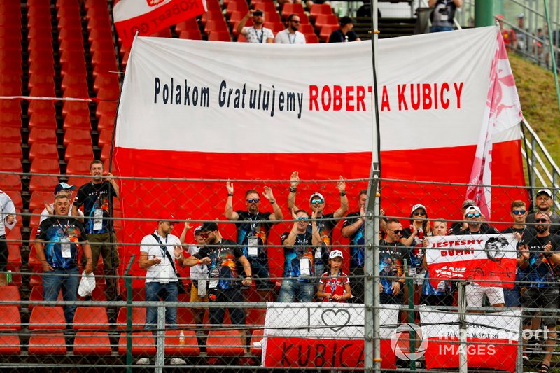 Kibice Roberta Kubicy