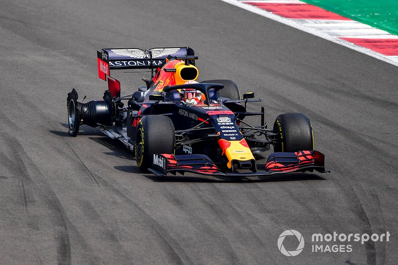 Max Verstappen, Red Bull Racing RB15, victime d'une crevaison