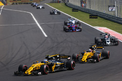 Jolyon Palmer, Renault Sport F1 Team RS17, Nico Hulkenberg, Renault Sport F1 Team RS17