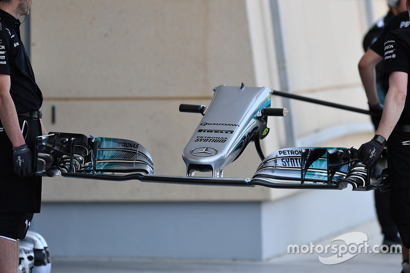 Переднє антикрило Mercedes AMG F1 W08