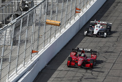Graham Rahal, Rahal Letterman Lanigan Racing, Honda; Josef Newgarden, Team Penske, Chevrolet