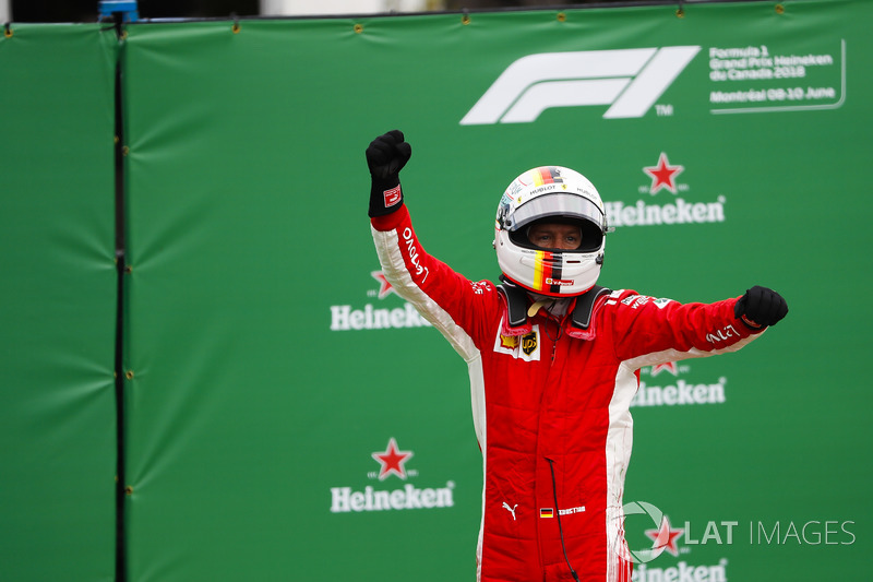 Sebastian Vettel, Ferrari, festeggia la vittoria nel parco chiuso
