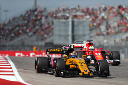 Карлос Сайнс-мол., Renault Sport F1 Team RS17, Себастьян Феттель, Ferrari SF70H
