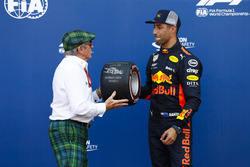 Sir Jackie Stewart ve Daniel Ricciardo, Red Bull Racing, Pole ödülü