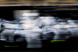 Valtteri Bottas, Williams FW38, comes in for a pit stop
