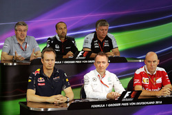 Press Conference: Pat Fry, Manor Racing Engineering Consultant; Matt Morris, McLaren Engineering Director; Otmar Szafnauer, Sahara Force India F1 Chief Operating Officer; Paul Monaghan, Red Bull Racing Chief Engineer; Paddy Lowe (GBR) Mercedes AMG F1 Executive Director (Technical); Jock Clear, Ferrari Engineering Director