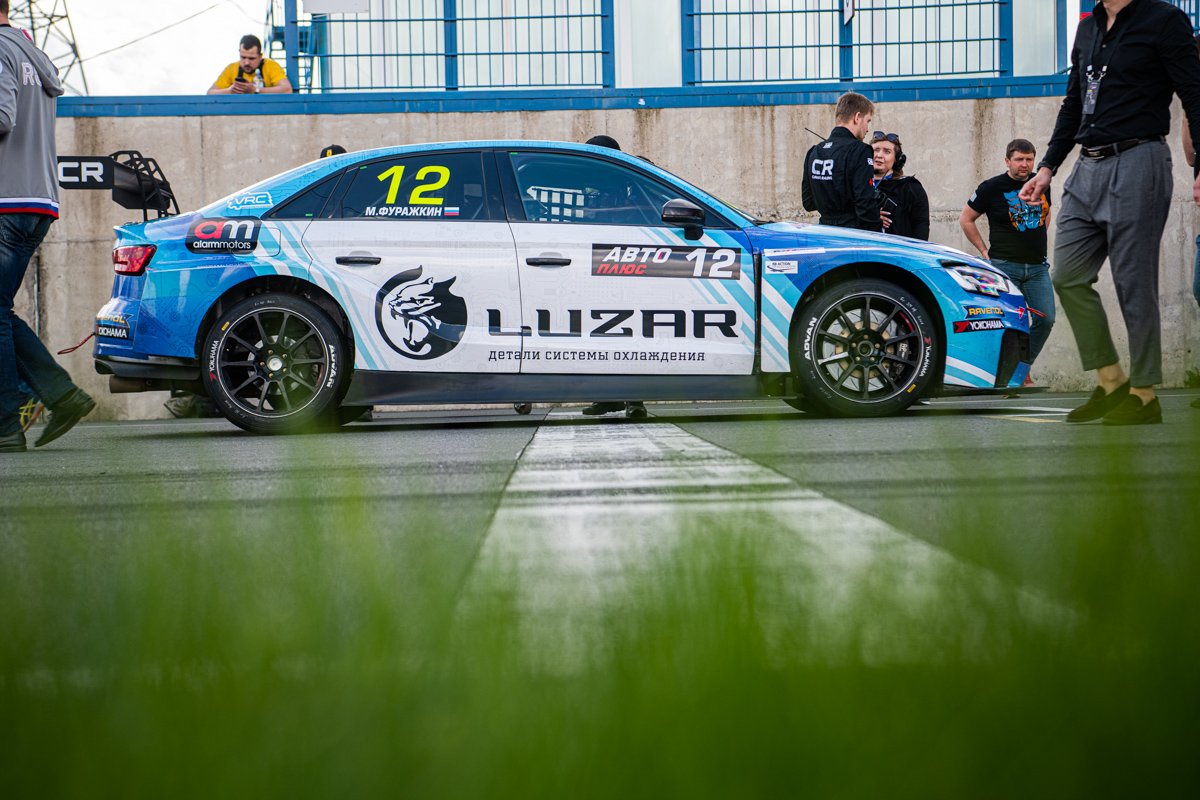 В этом году в расцветке Carville Racing на трассу выходят три машины, две Hyundai i30 N и одна Audi RS3 LMS