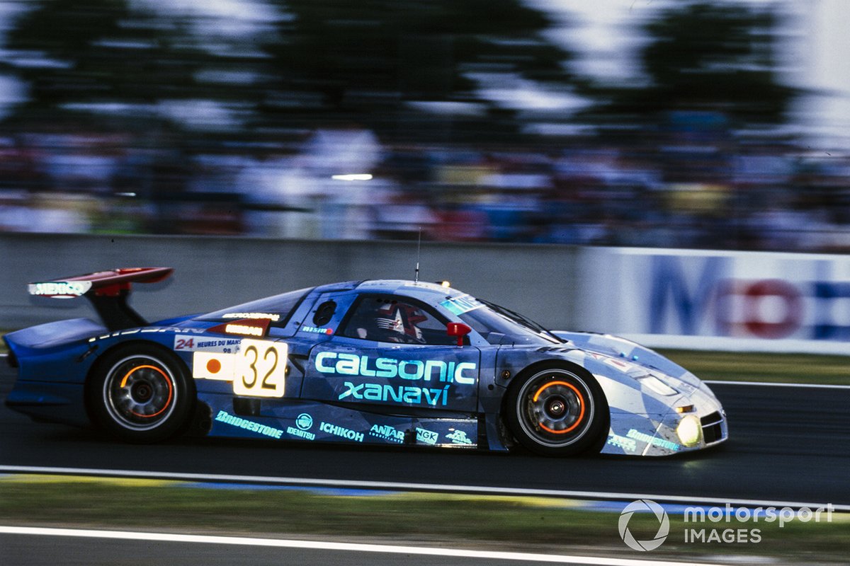 #32 Nissan Motorsports Nissan R390 GT1: Aguri Suzuki, Kazuyoshi Hoshino, Masahiko Kageyama