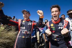 Winners Thierry Neuville, Nicolas Gilsoul, Hyundai i20 WRC, Hyundai Motorsport