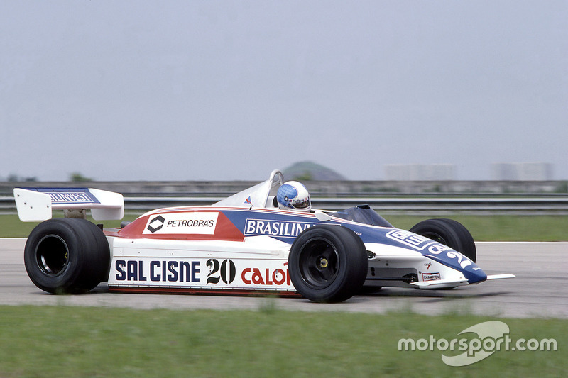 Chico Serra au volant de la F8-D en 1982.