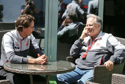 Esteban Gutierrez, Haas F1 Team with Guenther Steiner, Haas F1 Team Prinicipa