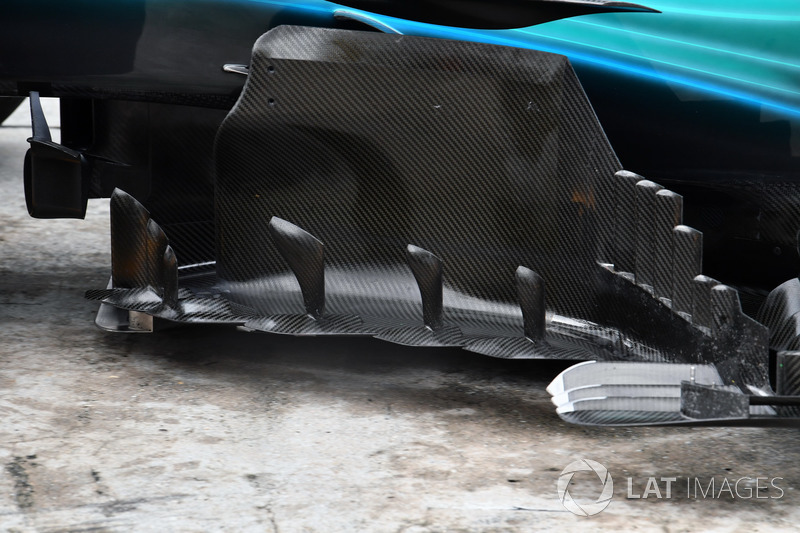 Mercedes-Benz F1 W08 barge board detail