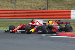 Max Verstappen, Red Bull Racing RB13, Sebastian Vettel, Ferrari SF70H