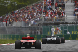 Lewis Hamilton, Mercedes AMG F1 W09, leads Kimi Raikkonen, Ferrari SF71H