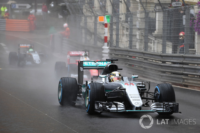2016: Lewis Hamilton, Mercedes F1 W07 Hybrid