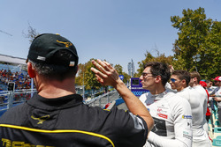 Andre Lotterer, Techeetah waves to the crowds with Alex Lynn, DS Virgin Racing, Edoardo Mortara, Ven