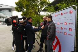 Ромен Грожан, Haas F1 Team, спілкується із пресою