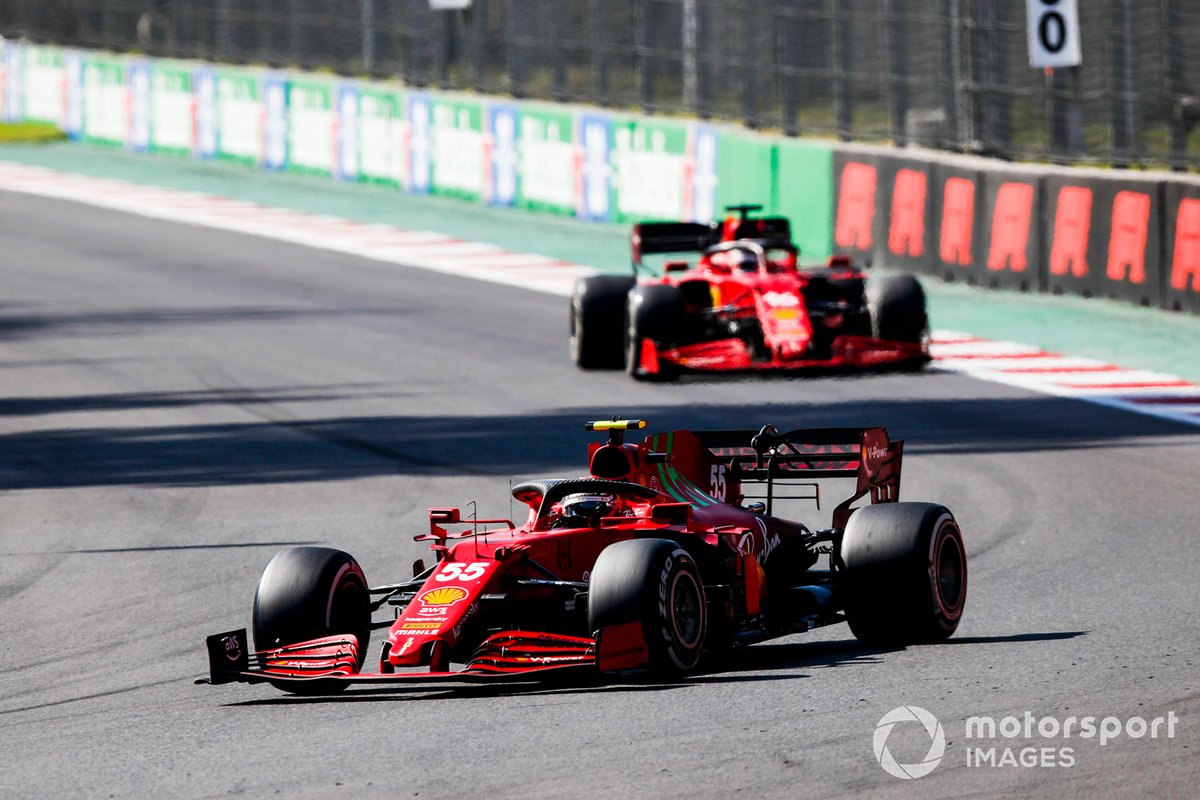 Carlos Sainz Jr., Ferrari SF21, Charles Leclerc, Ferrari SF21