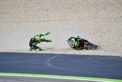 Sturz: Pol Espargaro, Tech 3 Yamaha