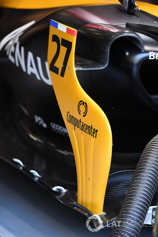 Renault Sport F1 Team RS17 barge board