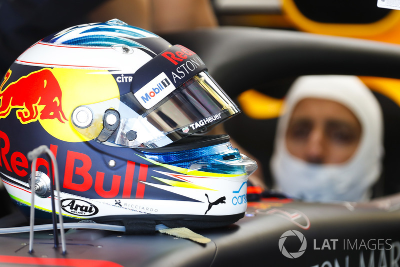 Dettaglio del casco di Daniel Ricciardo, Red Bull Racing