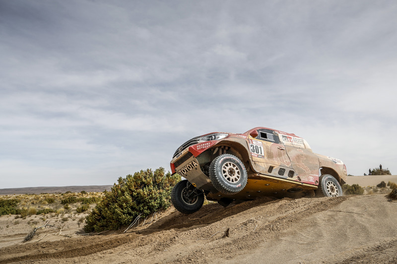 #301 Toyota Gazoo Racing Toyota Hilux: Нассер Аль-Аттія, Маттьйо Бомель