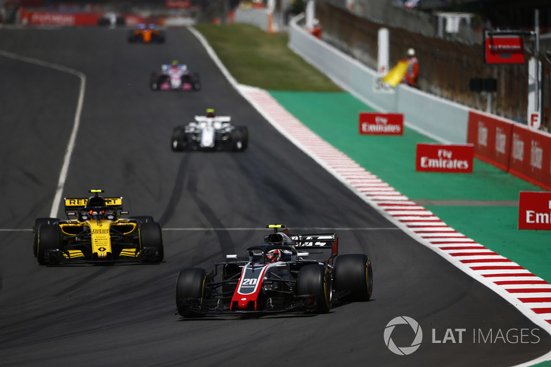 Кевін Магнуссен, Haas F1 Team VF-18, Карлос Сайнс-мол., Renault Sport F1 Team R.S. 18