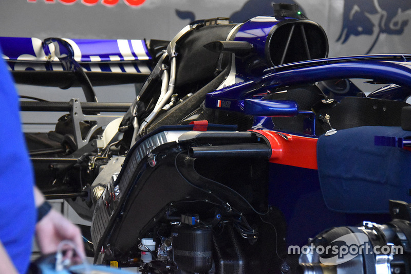 Parte trasera de la Scuderia Toro Rosso STR13