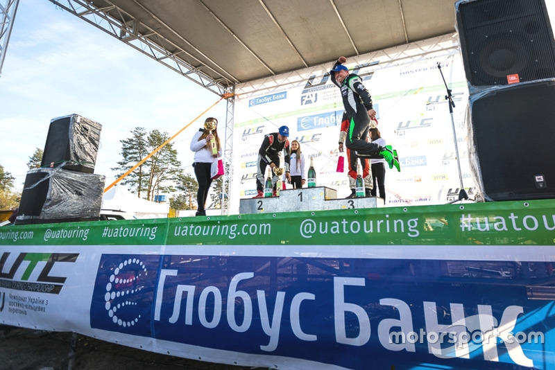 Подіум GT Open2 - переможний джамп Ігоря Скуза