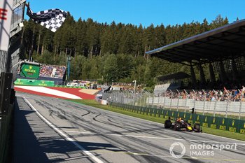 Plácido triunfo al sprint de Verstappen en Austria; Sainz plantó batalla a Leclerc