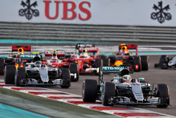 Lewis Hamilton, Mercedes AMG F1 W07 Hybrid leads Nico Rosberg, Mercedes AMG F1 W07 Hybrid