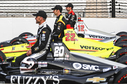 Ed Carpenter, Ed Carpenter Racing Chevrolet, Simon Pagenaud, Team Penske Chevrolet, Will Power, Team Penske Chevrolet pose for front row qualifying photos