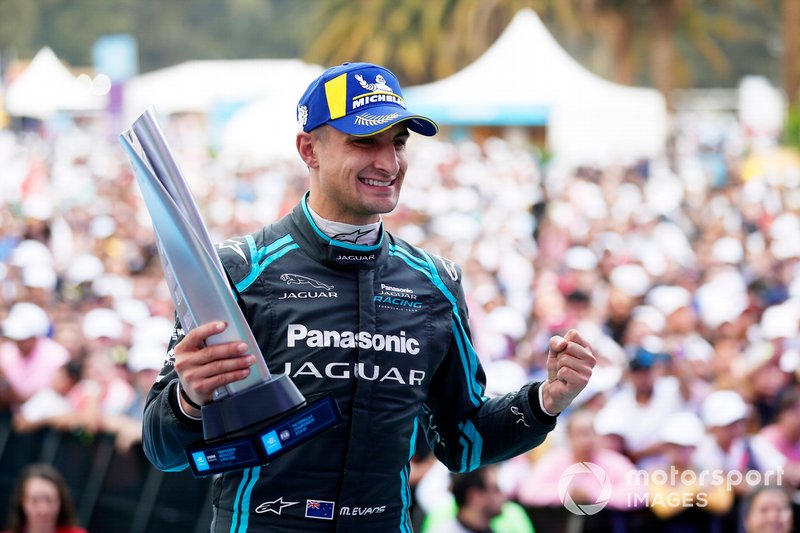 Mitch Evans, Jaguar Racing, célèbre sa victoire sur le podium