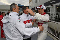 Charles Leclerc, Sauber altıncı sırayı kutluyor