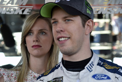 Brad Keselowski, Team Penske Ford, mit Ehefrau Paige