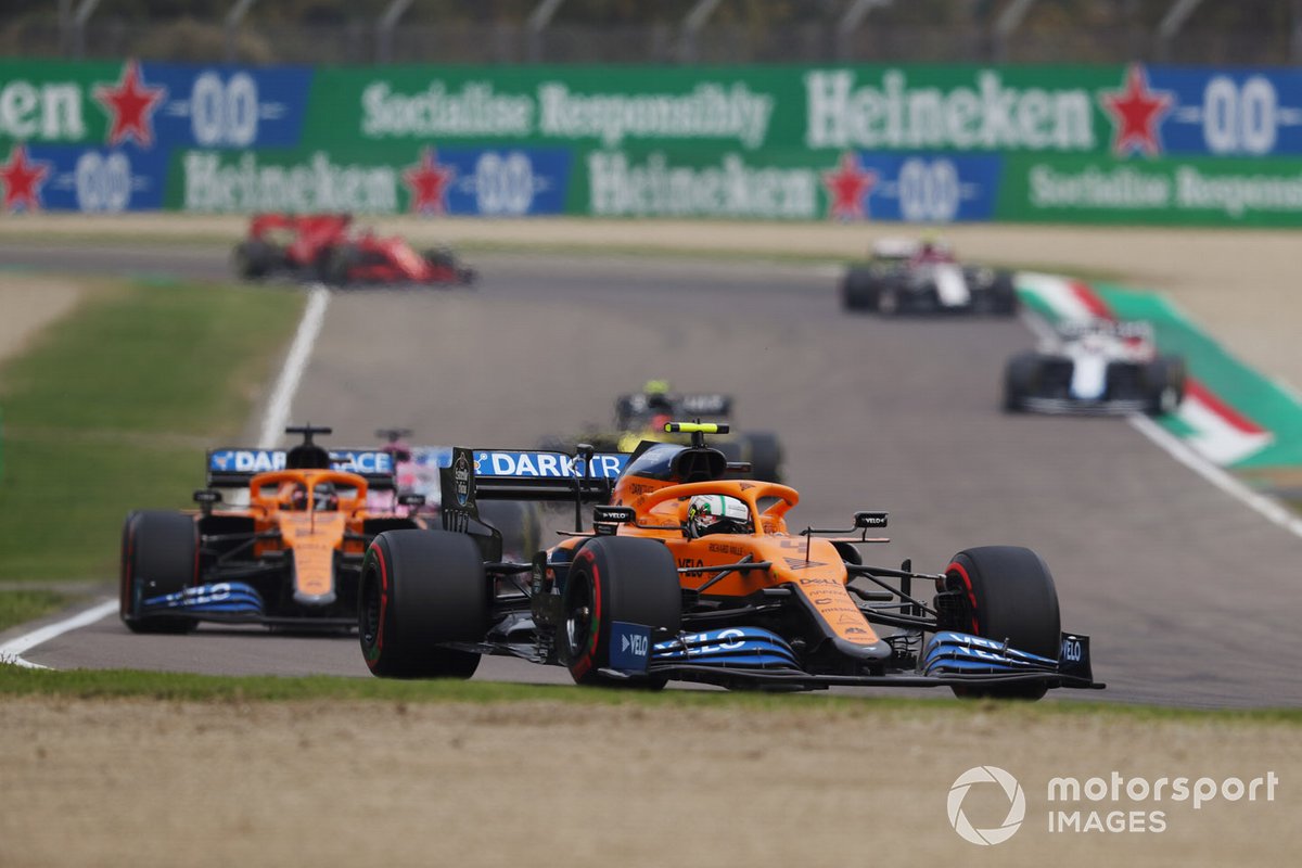 Lando Norris, McLaren MCL35, Carlos Sainz Jr., McLaren MCL35