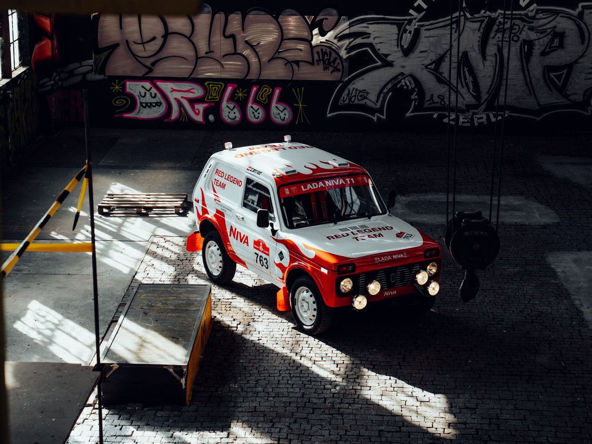 LADA Niva Red Legend