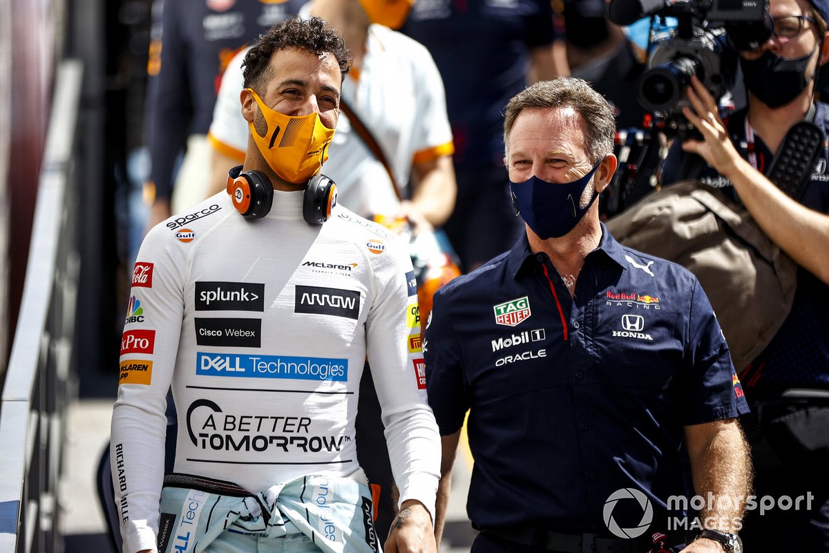 Pembalap McLaren, Daniel Ricciardo bersama Prinsipal Red Bull Racing, Christian Horner.