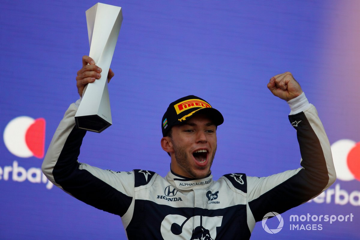 Pierre Gasly, AlphaTauri, celebra su tercer puesto en Bakú.